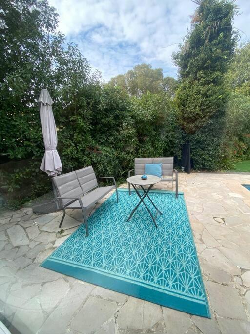 Superb Villa, Swimming Pool, Secluded Gardens *