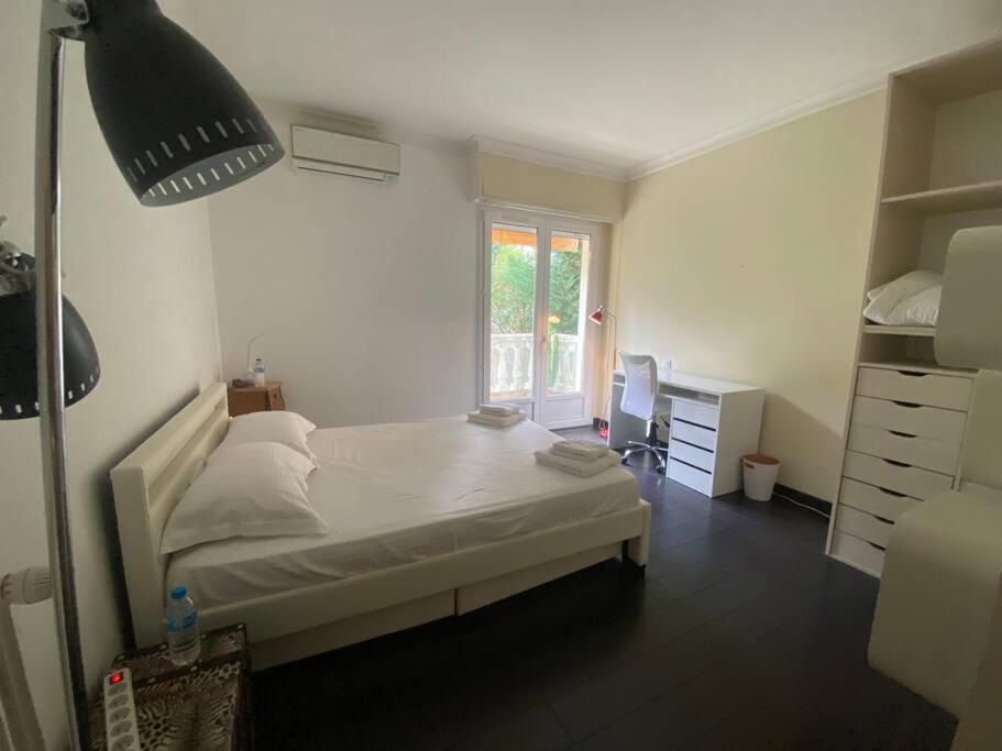 Villa Superb Villa, Swimming Pool, Secluded Gardens