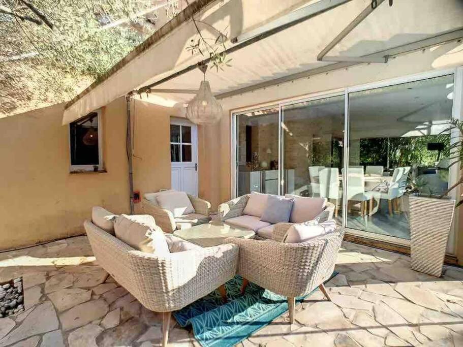 Superb Villa, Swimming Pool, Secluded Gardens * Cannes