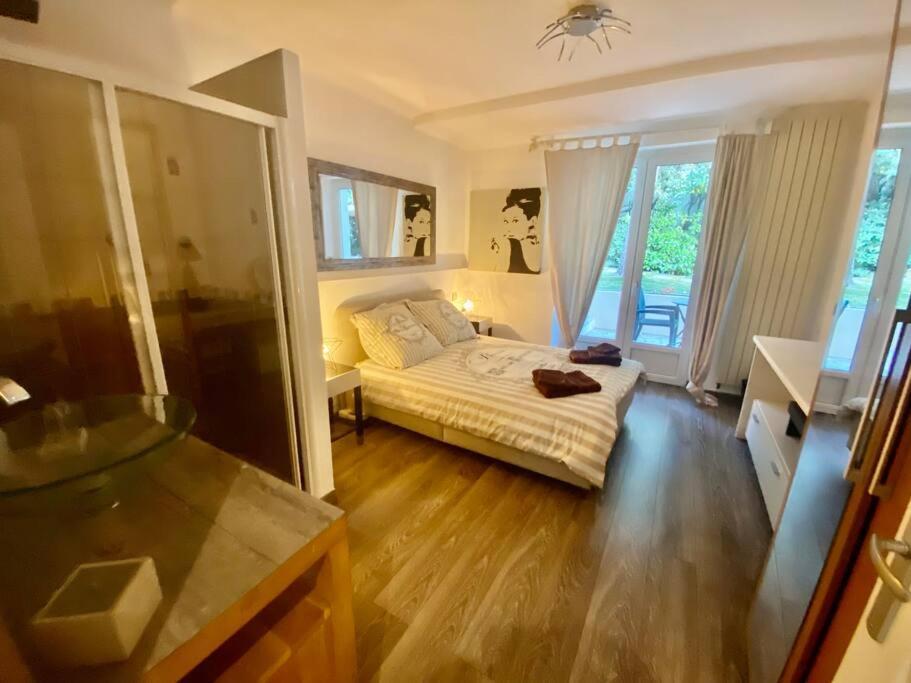 Villa Superb Villa, Swimming Pool, Secluded Gardens *