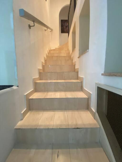 Superb Villa, Swimming Pool, Secluded Gardens Villa *